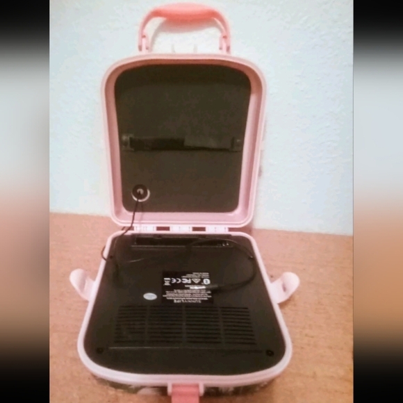 Sunnylife Pinkish Peach & Green Palm Print bluetooth Mp3 Radio - Picture 2 of 3